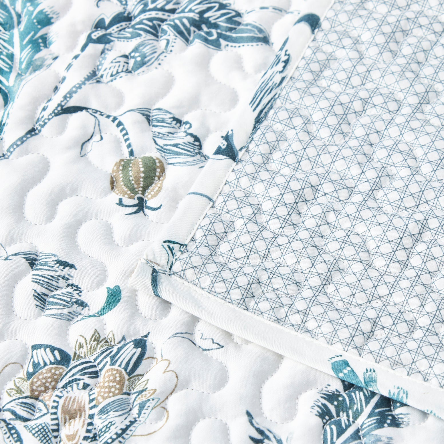 Lugano Comforter Set image