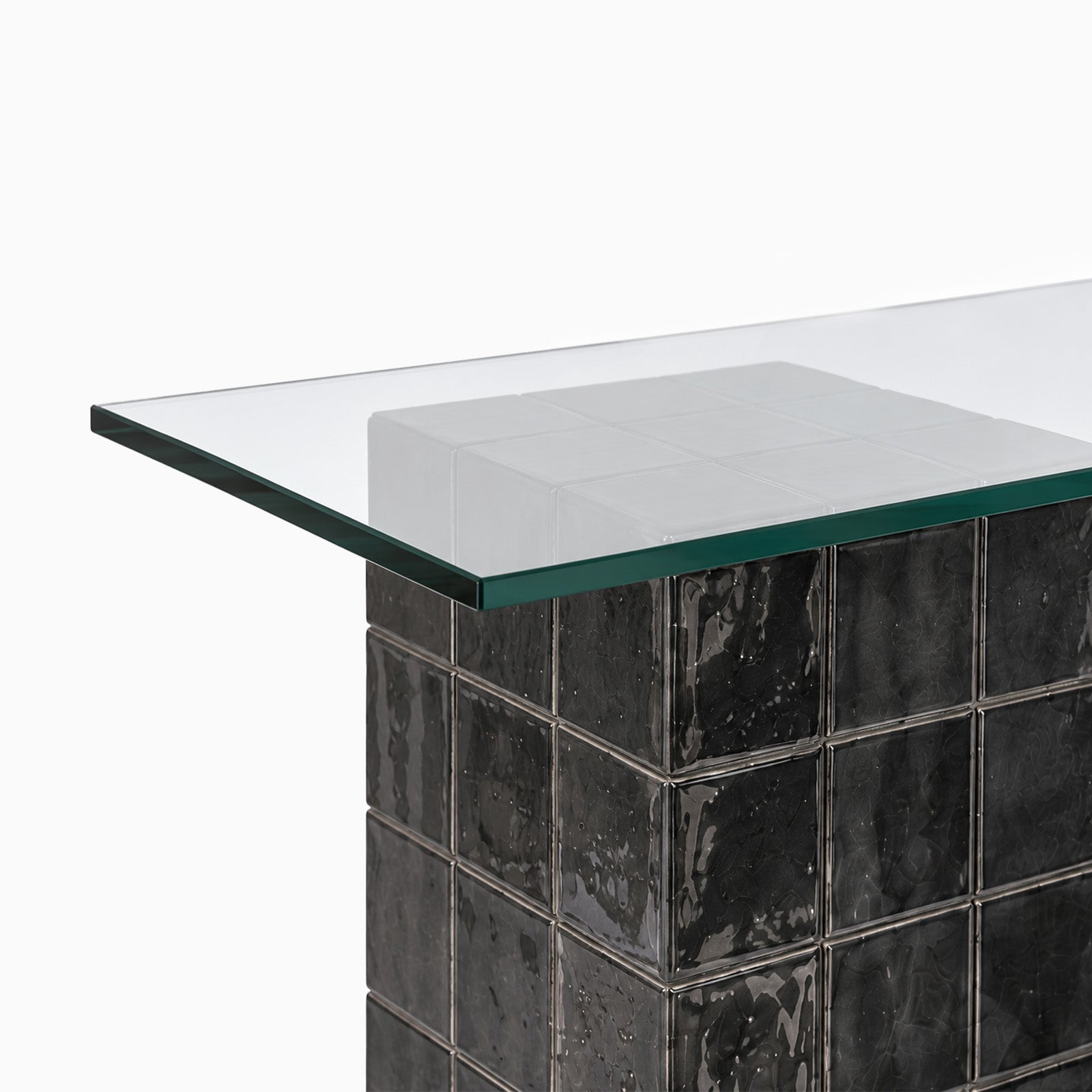 Zayn Tile Console image