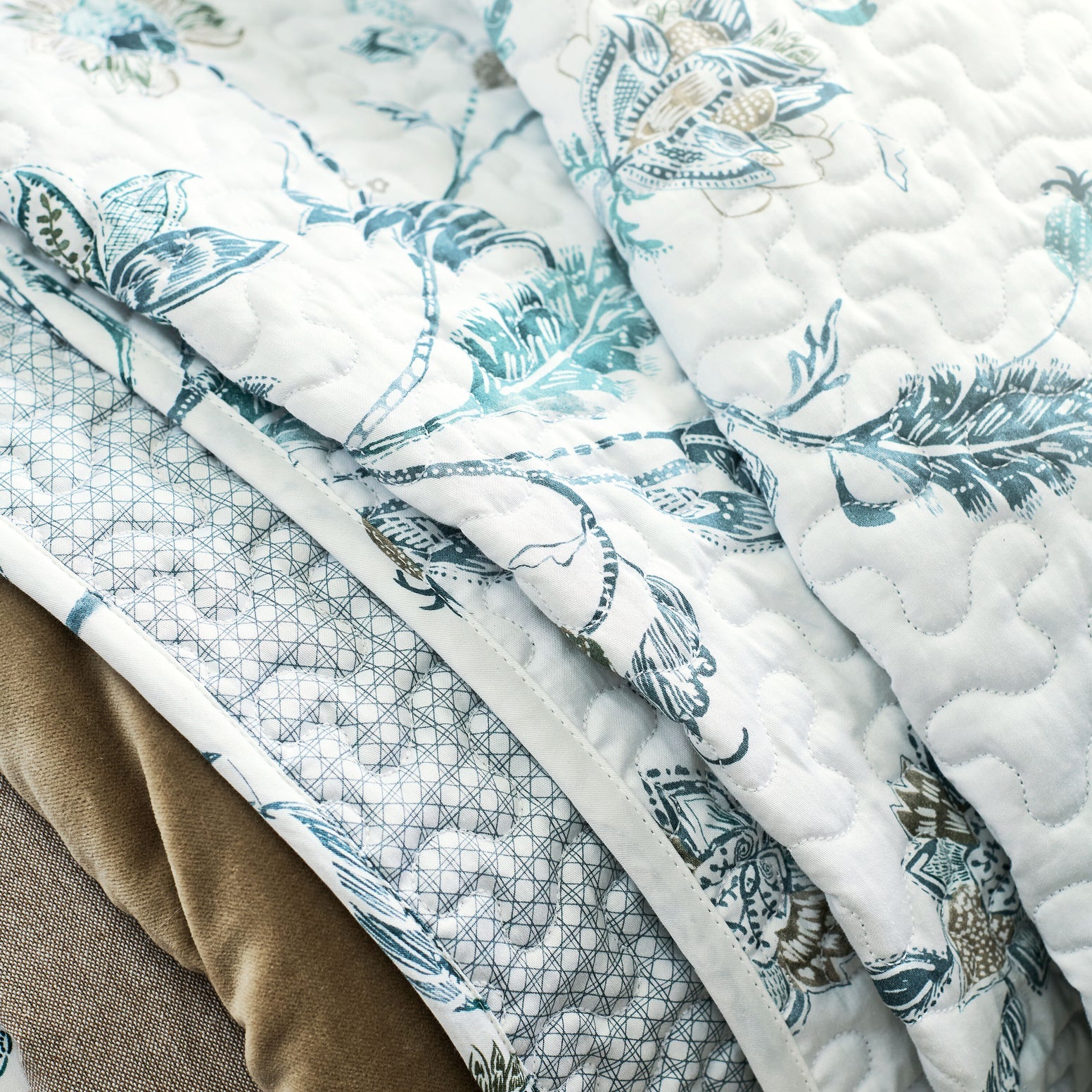 Lugano Comforter Set